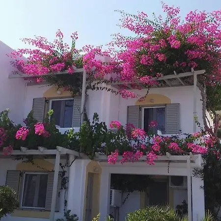 Apartment Vrohaki & *